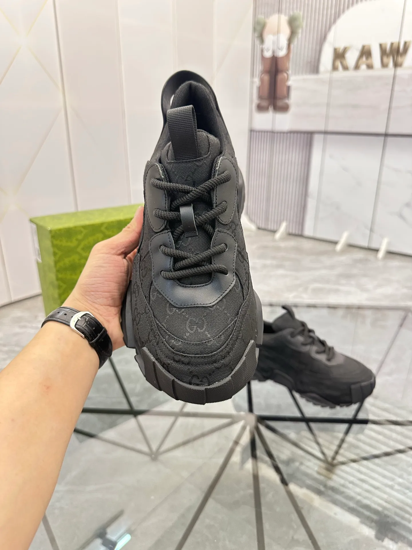 Men's shoes for sale 💰: 💰P580¥ Product trademark: Gucci* "Gucci*" low-top casual shoes Regular size: 38-45 (can be customized to 46) Large size Product materials: Upper imported cowhide stitching original material, breathable lining, original outsole. No.: 0008